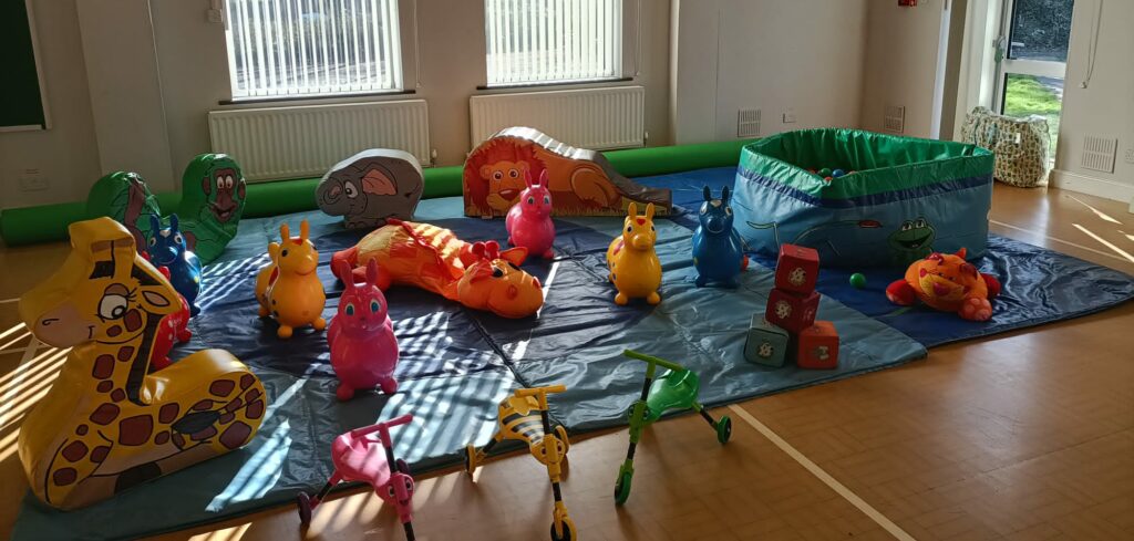 Horton Heath Village Hall - Pre-school party hire including soft play, scuttlebugs and ballpools.